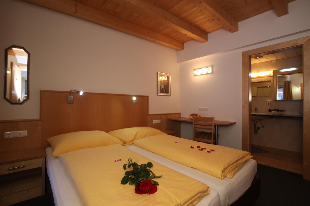 Gaestehaus Alpina Санкт-Антон-ам-Арльберг Экстерьер фото
