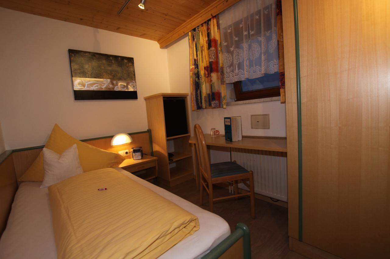 Gaestehaus Alpina Санкт-Антон-ам-Арльберг Экстерьер фото